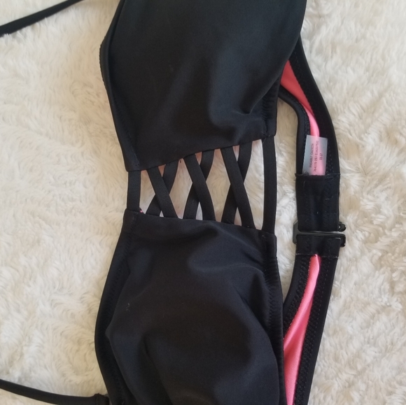 Victoria's Secret Pink criss-cross bandeau bikini - Picture 2 of 13